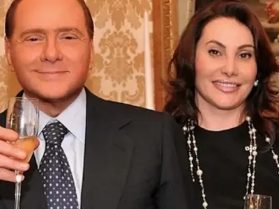 Дарина Павлова сред VIP гостите на погребението на Берлускони (СНИМКИ)