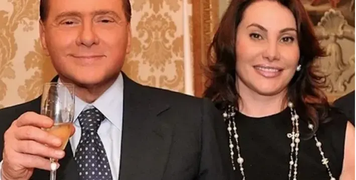 Дарина Павлова сред VIP гостите на погребението на Берлускони (СНИМКИ)