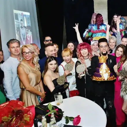 Добри дела: Лорд Евгени Минчев събра пари за „Пирогов“ (Снимки)