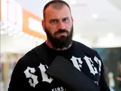 Емо Къртицата прави \"Ергенино\"