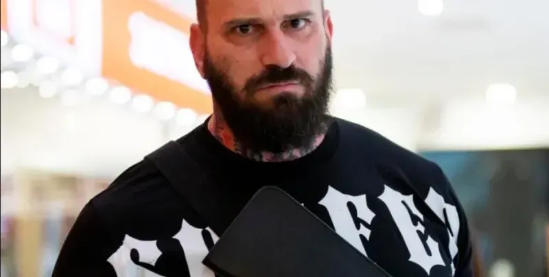 Емо Къртицата прави \"Ергенино\"