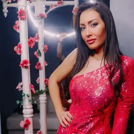 Ето я Джена преди корекциите (Едва ли певицата иска да види точно тези снимки)