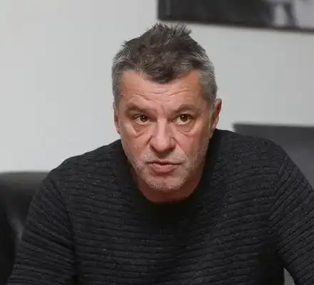 Фолк певица е новата на Куката? Снимки