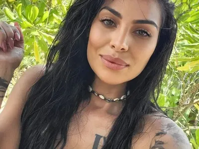 Фолк певица е новата на Куката? Снимки