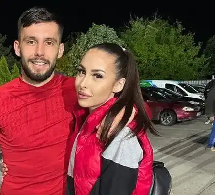 Гореща сестра брани грешника на ЦСКА Турицов (Снимки)