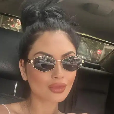 Хванахме я! Тафкова показа гаджето неволно! Вижте ФОТО ТУК!