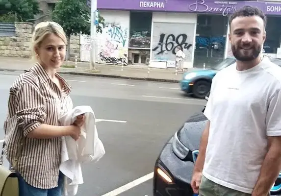 Мария Бакалова се прибра тайно в България