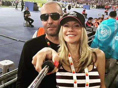 Мария Игнатова издържа мъжа си (Двамата са на меден месец на аванта)