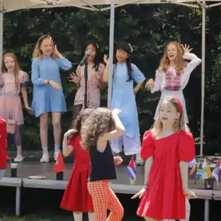 Международният фестивал на Британското училище в София – малко околосветско пътешестие