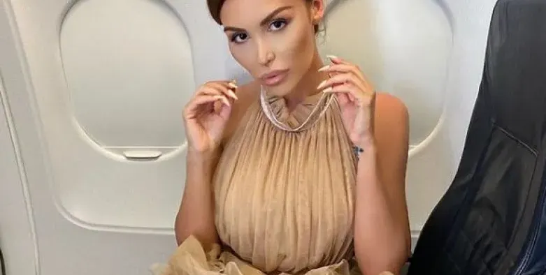Моника Валериева отново самотна