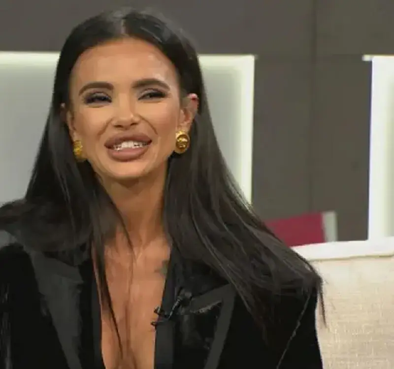 Никой не я иска: Мара Отварачката с 2 участия за цяло лято