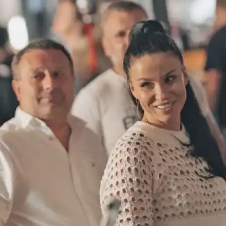 Новата на Рачков – разведена сладкарка