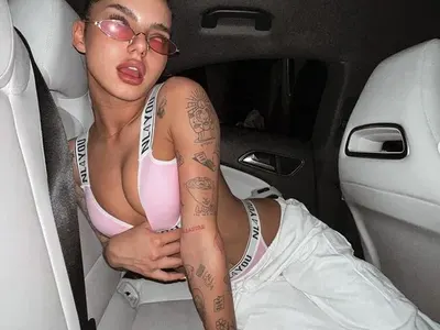 Откритие на Папи Ханс показа горещи извивки (Снимки)