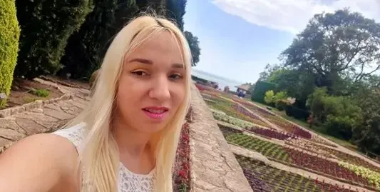 Пак цирк: Емили Тротинетката е опитала да се самоубие?