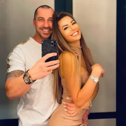 Победителите от „Един за друг“ на меден месец (Виктория показа перфектни задни части СНИМКА)