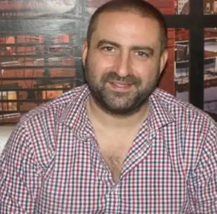 Рапърът Енчев избухна: Вие, боклуци, убихте моя баща!