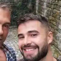 Светльо от Сървайвър на нож със сина си