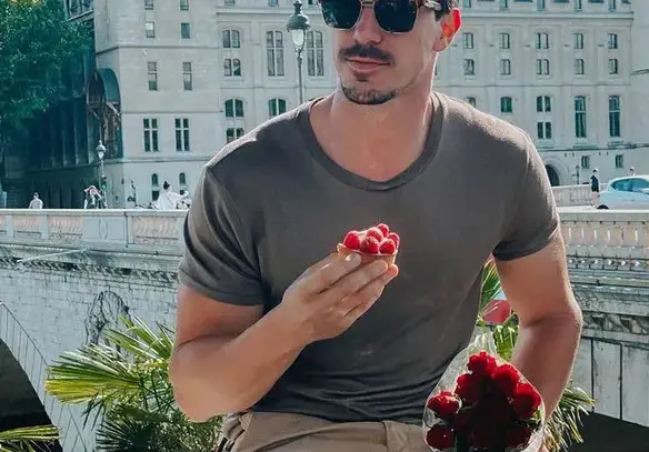 Виктор Стоянов пак си търси гадже