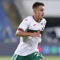 Вместо да рита с националите ни, Илиан Илиев – младши стана рибар!