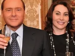 Дарина Павлова сред VIP гостите на погребението на Берлускони (СНИМКИ)