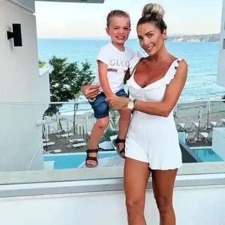 Златка Райкова помпа форми с ток