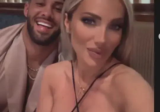 Златка се облече като магистралка за погачата на бебето