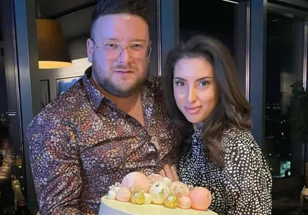 „Златната“ Катрин Тасева роди момче от сладкарски бос (Снимка)