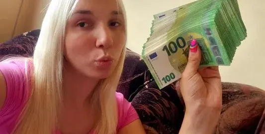 10 000 евро получи Емили, за да си смени пола (СНИМКИ)