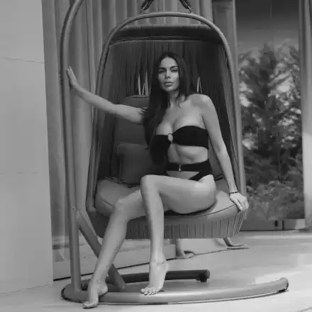 Алисия се пуска с коригиран бюст