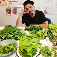 Дичо приключи с градинарството