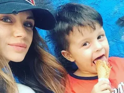 Диляна Попова води сина си на „Барби“