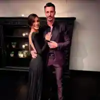 Ергенката Алекс в лют лесбоскандал