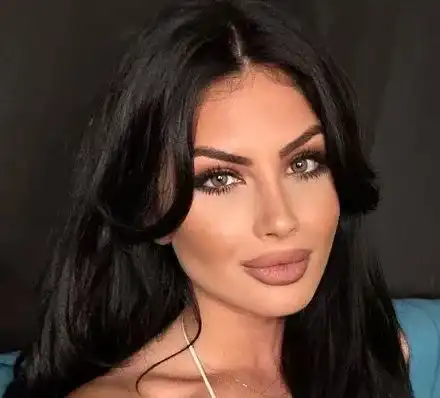 ФОТО БОМБА! Хванаха Мис България с тайнствен мъж! (Кой е той)