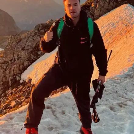 Гаджето на Мария Бакалова катери Мальовица по тъмно