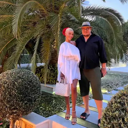 Гущерови празнуват бебе на морето