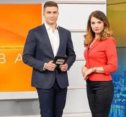 Христина Христова цял час върти букли за ефир