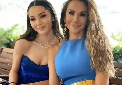 Ивайла Бакалова на нож с дъщеря си
