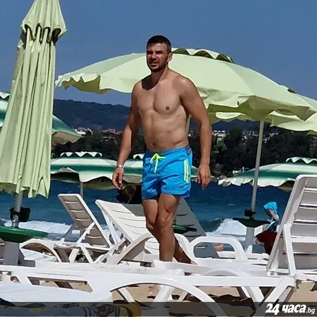 Ивайло Захариев на почивка без децата