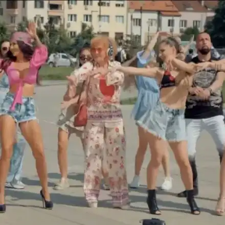 Латинка Петрова се снима в чалга клип за пари