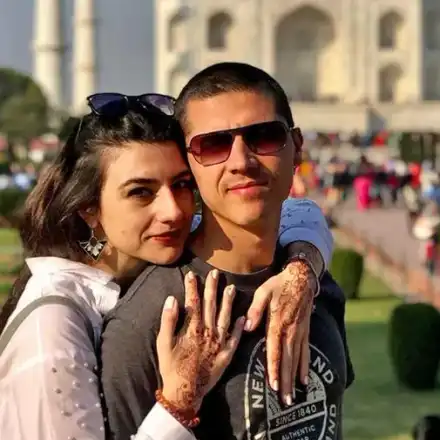 Лена Бориславова чака момиче