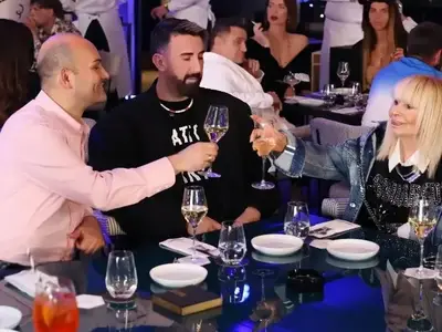 Лили пие само бяло вино