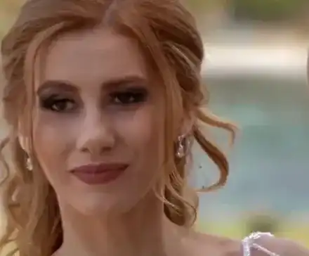 Маестрото се ожени за тв водещата  Виктория Готева  на плажа на Брендо