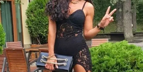 Маги Сидерова пие сама по токчета