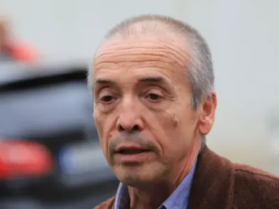 Майката на Мангъров гасне на 101! Доцентът излезе в отпуск, за да е до нея