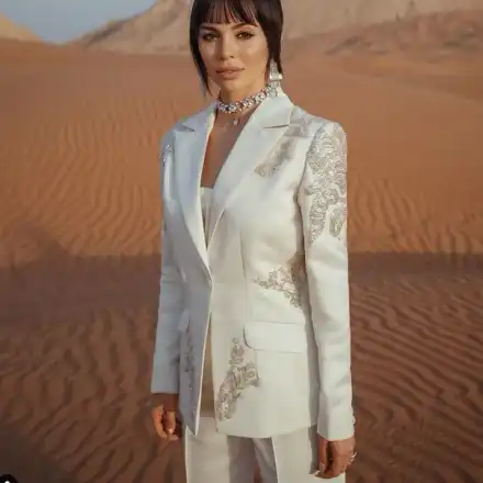 Мегз досущ като Кардашиян