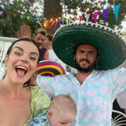 Мона Гочева купонясва на къмпинг с децата