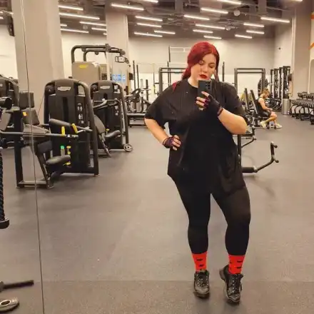 Пам от „Ергенът“ стана йога