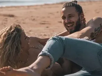 Папи Ханс се събра с любимата си Сара