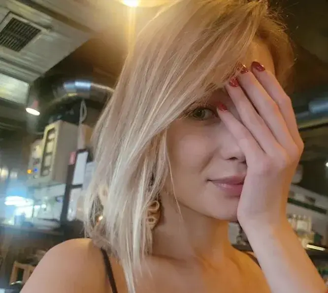 Райна по-щастлива без Башар