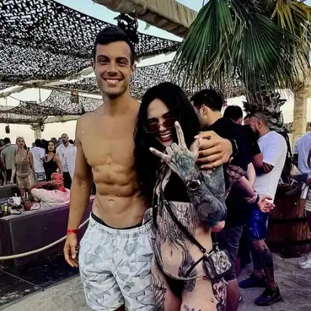 Сървайвъри куфеят на Карамански (СНИМКИ)